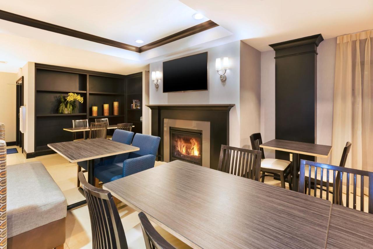 Holiday Inn Express Hotel & Suites Warminster-Horsham By Ihg Kültér fotó