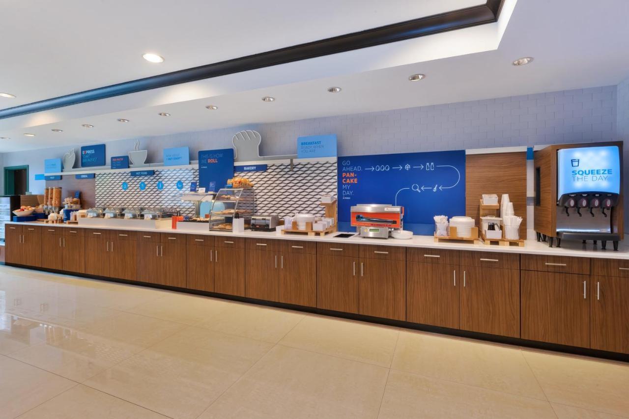 Holiday Inn Express Hotel & Suites Warminster-Horsham By Ihg Kültér fotó
