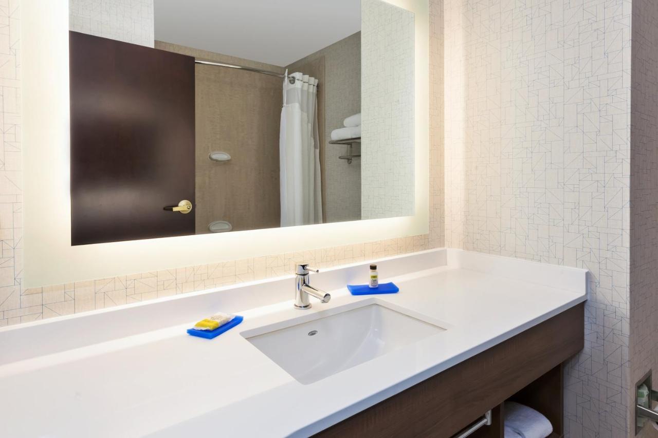 Holiday Inn Express Hotel & Suites Warminster-Horsham By Ihg Kültér fotó