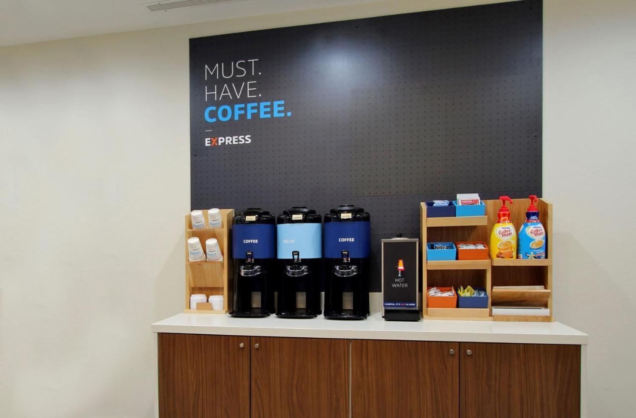 Holiday Inn Express Hotel & Suites Warminster-Horsham By Ihg Kültér fotó